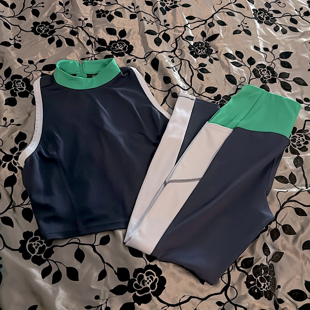 MTA Sport racerback zip up mock top & matching pocketed leggings, workout set